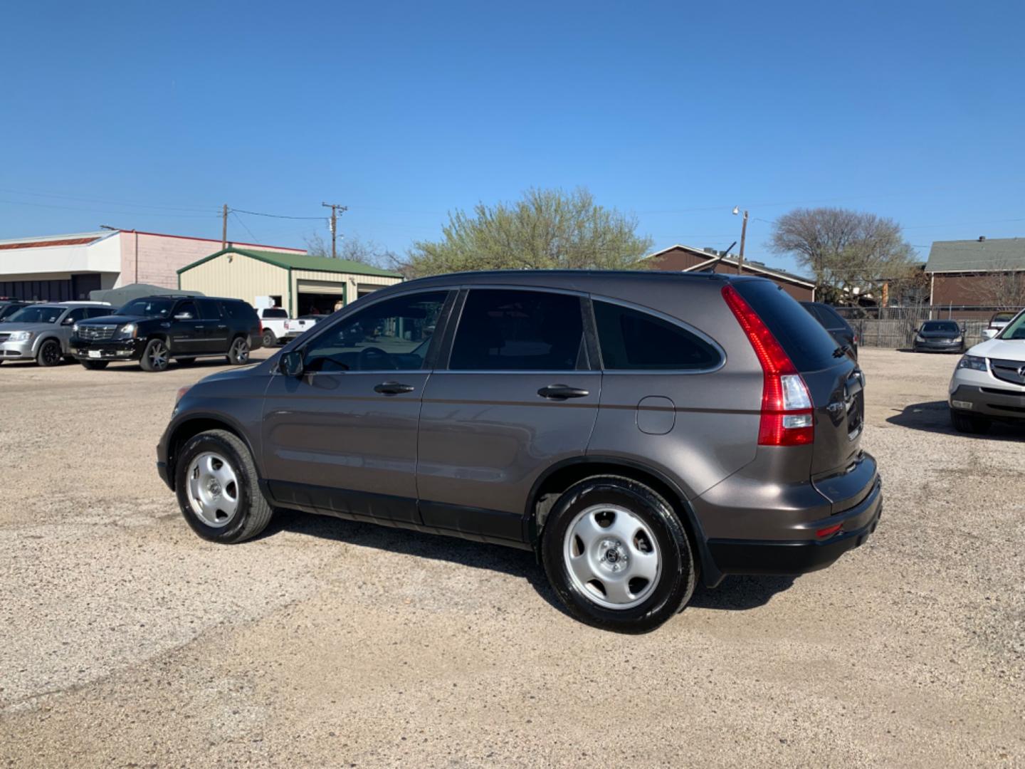 2010 Gray /gray Honda CR-V LX 4WD AT (5J6RE4H38AL) with an 2.4L L4 DOHC 16V engine, Automatic Transmission transmission, located at 1830 North Belt Line Road, Irving, TX, 75061, (469) 524-0199, 32.834373, -96.993584 - Photo#3